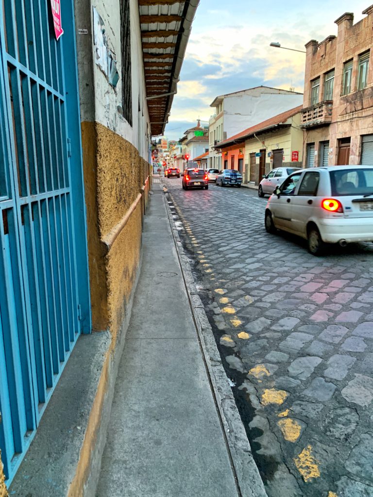 Narrow Cuenca sidewalk