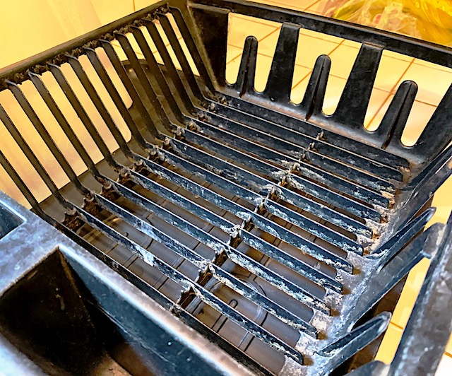 Dish rack in Iliahi Koke's Cabin