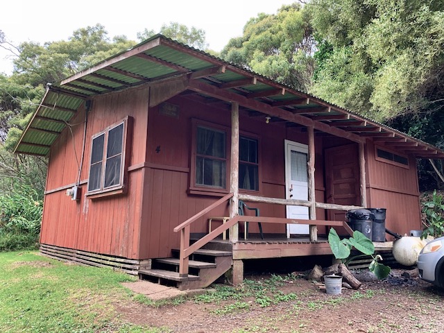 Iliahi Koke'e cabin exterior