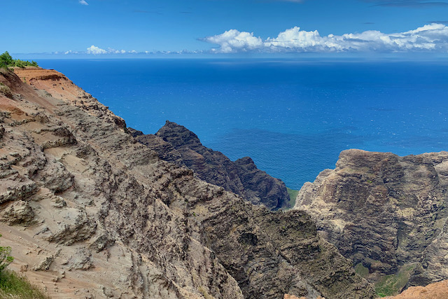 awesome view from the Nualolo trail