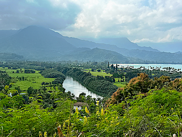 Lush Hanalei valley overlook should be in everyones kauai vacation plans.